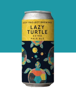 Lazy Turtle é nossa interpretação das apas modernas, as famosas Extra Pale Ales californianas. Escolhida para ser uma das a nossas allday beers, leva maltes-base suficientes para deixá-la com um corpo médio, dourado, e equilibrar com os lúpulos resinosos, florais e cítricos norte-americanos. Cerveja leve, aromática e com uma drinkability invejável. A cerveja perfeita para relaxar e beber o dia todo! Lazy Turtle Joy Project Brewing Pale Ale - XPA (Extra Pale) 5.4% ABV