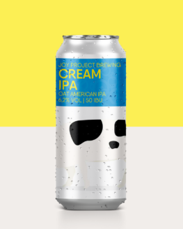 Cream IPA 2.0 é um verdadeiro Smoothie de Frutas Cítricas. Uma Oat Cream IPA incrivelmente cremosa, com maciez proporcionada pela adição massiva de aveia. Amarillo e Mosaic criam um perfil de frutas amarelas maduras, que vão te proporcionar uma nova experiência para um estilo mundialmente consagrado. Cream IPA ² Joy Project Brewing IPA - American 6.2% ABV 50 IBU