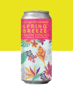 SPRING BREEZE - FRUITED SOUR 🔍 ESPECIFICAÇÃO DA CERVEJA: 🍺 ESTILO: Fruited Sour 🧪 TEOR ALCOÓLICO: 5,2% ABV 🍃 AMARGOR: 3 IBU 🍈 FRUTAS: Maracujá e Goiaba 🌾 PERFIL: Acidez lática, goiaba, maracujá 🌸 Spring Breeze é frutada, azeda e assustadoramente deliciosa. A primeira da linha Breeze, combina maracujá e goiaba em uma explosão tropical que desperta os sentidos. Refrescante e vibrante, sua acidez lembra o primeiro sopro da primavera, trazendo leveza e energia em cada gole. É aquela brisa que chega suave, mas toma conta — perfeita para dias de sol e bons encontros.