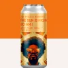 THE SUN IS HIGH SO AM I é uma West Coast American IPA que vai te encantar com sua variedade de aromas e sabores. Ela é elaborada com lúpulos Mosaic, Centennial e Strata, que conferem notas de pinho, frutas maduras e cítricas que evocam a luz e a vitalidade. Seu amargor é forte e seu corpo é suave. Uma cerveja para quem procura aventura e diversão. Mas não se esqueça: ela pode te deixar tão “high” quanto o sol! The Sun Is High So Am I Joy Project Brewing IPA - American 6.6% ABV 60 IBU