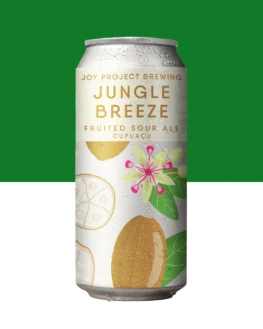 - 🔍 ESPECIFICAÇÃO DA CERVEJA: - 🍺 ESTILO: Fruited Sour - 🧪 TEOR ALCOÓLICO: 5,5% ABV - 🍃 AMARGOR: 3 IBU - 🫐 FRUTAS: Cupuaçu - 🌾 PERFIL: Láctica, creme de cupuaçu 🌴 Jungle Breeze é uma Sour Ale refrescante de cupuaçu, com um azedo equilibrado que desperta o paladar. Seu sabor único traz um leve adocicado, remetendo a uma bebida láctea e lembrando um sorvete cremoso de baunilha. Cada gole é como sentir a brisa da floresta amazônica — uma sour tropical, azedinha e refrescante, com destaque absoluto para o creme de cupuaçu.