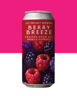 BERRY BREEZE – FRUITED SOUR - 🔍 ESPECIFICAÇÃO DA CERVEJA: - 🍺 ESTILO: FRUITED SOUR - 🧪 TEOR ALCOÓLICO: 5,5% ABV - 🍃 AMARGOR: 3 IBU - 🐞 FRUTAS: Amora e Framboesa - 🌾 PERFIL: ácido, frutas vermelhas, refrescante 🐞 Berry Breeze é feita sob medida para os dias de calor, quando tudo o que a gente quer é algo que refresque e anime. É uma Fruited Sour que traz amoras e framboesas, criando um espetáculo de cor vermelha e uma espuminha rosada que já dá água na boca. Tem aquela acidez na medida, que dá um toque especial, e termina com um gostinho seco que deixa a gente pronto para o próximo gole. É como se cada gole fosse um mergulho numa onda de frescor, perfeito para brindar os bons momentos sob o sol.