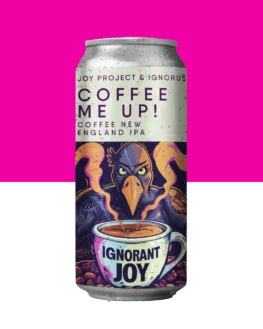 COFFEE ME UP! - COFFEE NEW ENGLAND IPA Descrição Geral Em parceria com a Ignorus, a Joy apresenta uma NE IPA com café que une o melhor dos dois mundos. Com lúpulos Talus e Strata, oferece um perfil aromático intenso de frutas cítricas, coco, amadeirado e creme. O toque especial vem do café Da Dude Company, que criou uma torra para elevar os sabores da cerveja. Cremosa e turva, é como desfrutar de um mocha cremoso combinado com uma salada de frutas tropicais. Com um conjunto harmonioso que mistura a alegria e a ignorância das cervejarias, a Coffee me up é uma experiência única que só você poderá decidir: café lupulado ou IPA cafeinada? Especificações da Cerveja Tipo: Coffee New England IPA Teor Alcoólico: 6.8% ABV Amargor: 35 IBU Perfil: Mocha, Amadeirado, Cítrico, Creme  