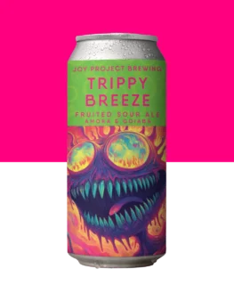 TRIPPY BREEZE - FRUITED SOUR Trippy Breeze é uma Fruited Sour intensa, carregada de amora e goiaba, com uma acidez viva e uma cor vermelho-roxo hipnotizante. O sabor frutado explode no paladar e se mantém, trazendo uma experiência rica e refrescante, Como uma experiência psicodélica, ela mexe com os sentidos e te leva a uma jornada única, onde o sabor te prende nessa viagem surreal. Especificações da Cerveja: Tipo: Fruited Sour Teor Alcoólico: 5.5% ABV Amargor: 3 IBU Perfil: Acidez Lática, Amora, Goiaba