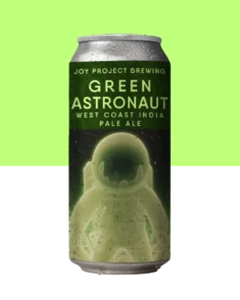 GREEN ASTRONAUT - AMERICAN IPA Uma jornada por um planeta de lúpulos espaciais, onde abacaxi e cítricos vibrantes são as primeiras descobertas em um ambiente único e intrigante. Notas resinosas e de pinho dão profundidade, evocando a atmosfera misteriosa e complexa desse mundo. Cada gole é uma aventura, traduzindo a essência de explorar territórios desconhecidos repletos de sabores intensos e marcantes. Especificações da Cerveja: Tipo: AMERICAN IPA Teor Alcoólico: 6.9% ABV Amargor: 60 IBU Lúpulos: IDAHO 7, SULTANA