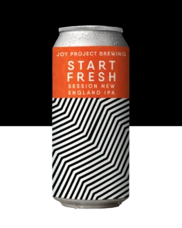 START FRESH -  SESSION NEW ENGLAND IPA Leve, turva e aromática, esta Session NEIPA traz notas frescas de citrus e frutas amarelas, com um toque resinoso e um amargor persistente que mantém o equilíbrio. Start Fresh é sobre se renovar, um gole de frescor e novas perspectivas. Especificações da Cerveja: Tipo: SESSION NEW ENGLAND IPA Teor Alcoólico: 4.7% ABV Amargor: xx Lúpulos: Simcoe, Ekuanot, Citra