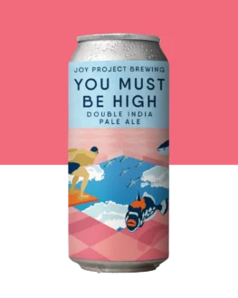 YOU MUST BE HIGH - DOUBLE IPA 🎡 𝐘𝐎𝐔 𝐌𝐔𝐒𝐓 𝐁𝐄 𝐇𝐈𝐆𝐇 - 🔍 *𝐄𝐒𝐏𝐄𝐂𝐈𝐅𝐈𝐂𝐀𝐂̧𝐀̃𝐎 𝐃𝐀 𝐂𝐄𝐑𝐕𝐄𝐉𝐀:* - 🍺 *𝐄𝐒𝐓𝐈𝐋𝐎:* 𝐈𝐏𝐀 – 𝐈𝐌𝐏𝐄𝐑𝐈𝐀𝐋 / 𝐃𝐎𝐔𝐁𝐋𝐄 - 🧪 *𝐓𝐄𝐎𝐑 𝐀𝐋𝐂𝐎𝐎𝐋𝐈𝐂𝐎:* 8,6% 𝐀𝐁𝐕 - 🍃 *𝐀𝐌𝐀𝐑𝐆𝐎𝐑:* 75 𝐈𝐁𝐔 - 🌿 *𝐋𝐔́𝐏𝐔𝐋𝐎𝐒:* 𝘌𝘬𝘶𝘢𝘯𝘰𝘵, 𝘊𝘪𝘵𝘳𝘢 - 🌾 *𝐏𝐄𝐑𝐅𝐈𝐋:* 𝘛𝘢𝘯𝘨𝘦𝘳𝘪𝘯𝘢, 𝘔𝘢𝘳𝘢𝘤𝘶𝘫𝘢́, 𝘔𝘢𝘭𝘵𝘢𝘥𝘰, 𝘌𝘲𝘶𝘪𝘭𝘪́𝘣𝘳𝘪𝘰 🎡𝙄𝙣𝙨𝙥𝙞𝙧𝙖𝙙𝙖 𝙚𝙢 𝙧𝙤𝙙𝙖𝙨 𝙜𝙞𝙜𝙖𝙣𝙩𝙚𝙨, 𝙯𝙚𝙥𝙥𝙚𝙡𝙞𝙣𝙨, 𝙡𝙪́𝙥𝙪𝙡𝙤𝙨 𝙚 𝙗𝙖𝙡𝙤̃𝙚𝙨, 𝙨𝙪𝙧𝙜𝙚 𝙖 You Must Be High. 𝙐𝙢𝙖 𝘿𝙤𝙪𝙗𝙡𝙚 𝙄𝙋𝘼 𝙘𝙖𝙡𝙞𝙛𝙤𝙧𝙣𝙞𝙖𝙣𝙖 𝙦𝙪𝙚 𝙫𝙖𝙞 𝙩𝙚 𝙡𝙚𝙫𝙖𝙧 𝙥𝙖𝙧𝙖 𝙖𝙨 𝙖𝙡𝙩𝙪𝙧𝙖𝙨. 𝘌𝘬𝘶𝘢𝘯𝘰𝘵 𝙚 𝘾𝙞𝙩𝙧𝙖 𝙩𝙧𝙖𝙯𝙚𝙢 𝙣𝙤𝙩𝙖𝙨 𝙙𝙚 𝙩𝙖𝙣𝙜𝙚𝙧𝙞𝙣𝙖 𝙚 𝙢𝙖𝙧𝙖𝙘𝙪𝙟𝙖́ 𝙣𝙤 𝙖𝙧𝙤𝙢𝙖 𝙚 𝙨𝙖𝙗𝙤𝙧. 𝘼 𝙜𝙧𝙖𝙣𝙙𝙚 𝙦𝙪𝙖𝙣𝙩𝙞𝙙𝙖𝙙𝙚 𝙙𝙚 𝙢𝙖𝙡𝙩𝙚𝙨 𝙘𝙤𝙢𝙥𝙡𝙚𝙩𝙖 𝙤 𝙘𝙤𝙣𝙟𝙪𝙣𝙩𝙤, 𝙚𝙦𝙪𝙞𝙡𝙞𝙗𝙧𝙖𝙣𝙙𝙤 𝙤 𝙖𝙢𝙖𝙧𝙜𝙤𝙧 𝙚 𝙙𝙚𝙞𝙭𝙖𝙣𝙙𝙤-𝙖 𝙥𝙚𝙧𝙞𝙜𝙤𝙨𝙖𝙢𝙚𝙣𝙩𝙚 𝙛𝙖́𝙘𝙞𝙡 𝙙𝙚 𝙗𝙚𝙗𝙚𝙧. 𝙏𝙤𝙢𝙚 𝙖𝙡𝙜𝙪𝙣𝙨 𝙥𝙞𝙣𝙩𝙨 𝙚 𝙛𝙡𝙪𝙩𝙪𝙚.