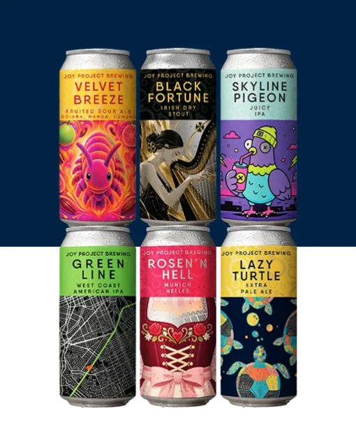 CERVEJAS DISPONÍVEIS Seleção com lançamentos Joy Project Brewing, novos rótulos e novos lotes de cervejas recém-produzidas, em edição limitada e com rotação contínua. 🐦 SKYLINE PIGEON 🍺 Juicy IPA • 🧪 7,4% ABV • 🍃 50 IBU • 🌱 Galaxy, Citra, El Dorado, Idaho #7 Turva, tropical, resinosa, persistente Turva, encorpada e macia, com cítrico maduro, fruta tropical, casca cítrica, pinho e ervas frescas. Amargor presente, equilibrado e persistente. 🥭 VELVET BREEZE 🍺 Fruited Sour • 🧪 5,5% ABV • 🍃 3 IBU • 🥭 Manga, Goiaba & Cumaru Ácida, tropical, aromática, especiarias doces Sour tropical com manga suculenta, goiaba perfumada e cumaru trazendo notas de baunilha, canela e especiarias doces. Gole macio, ácido e aromático. 🌹 ROSEN’N HELL 🍺 Munich Helles • 🧪 4,9% ABV • 🍃 19 IBU • 🌱 Hallertauer Mittelfrüh, Spalter Clara, leve, macia, floral Munich Helles clássica, clara e delicada, com notas de pão fresco, casca de pão, corpo leve, final macio e toque floral sutil. 🌈 BLACK FORTUNE 🍺 Irish Dry Stout • 🧪 4,1% ABV • 🍃 25 IBU Escura, seca, expresso, torrada Interpretação da Joy sobre as stouts clássicas, com notas de café, malte torrado, amargor firme e final seco que convida ao próximo gole. 🔄 Novos lotes disponíveis 🐢 LAZY TURTLE 🍺 Extra Pale Ale • 🧪 5,4% ABV • 🍃 40 IBU • 🌱 Citra, Cascade Leve, aromática, cítrica, floral Extra Pale Ale moderna, dourada e equilibrada, com corpo médio, lúpulos cítricos, florais e resinosos. Leve, aromática e feita para beber com facilidade. 🛤️ GREEN LINE 🍺 WC American IPA • 🧪 7% ABV • 🍃 60 IBU • 🌱 Mosaic, El Dorado Cítrica, tropical, resinosa, floral Flagship IPA da Joy, inspirada na Linha Verde de Curitiba. Traz frutas cítricas, pera madura, notas tropicais e toque resinoso, com amargor limpo e firme.