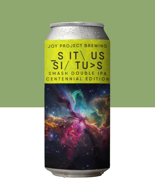 S.I.T.U.S – CENTENNIAL EDITION – DOUBLE IPA - 🔍 ESPECIFICAÇÃO DA CERVEJA: - 🍺 ESTILO: Double IPA - 🧪 TEOR ALCOÓLICO: 8.0% ABV - 🍃 AMARGOR: 70 IBU - 🌾 PERFIL: Floral, cítrico, resinoso, grapefruit, herbal, equilibrado - 🌱 LÚPULO: CENTENNIAL 🍁 Simplicity Is The Ultimate Sophistication. Dando sequência ao nosso projeto de Smash Double IPA, chegou a vez de outro clássico indispensável: CENTENNIAL. Envolto em uma base de Maris Otter Extra Pale, e o casamento perfeito! Como forma de trazer complexidade em algo simples, usamos diversas técnicas durante a brassagem e também durante a lupulagem/dry hopping.