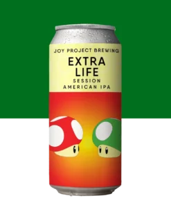 - 🔍 ESPECIFICAÇÃO DA CERVEJA: - 🍺 ESTILO: Session IPA - 🧪 TEOR ALCOÓLICO: 4,8% ABV - 🍃 AMARGOR: 47 IBU - 🌿 LÚPULOS: Citra, Mosaic, Simcoe - 🌾 PERFIL: Cítrico, tropical, leve, equilibrado, refrescante Extra Life é a dose de energia que você precisava para recomeçar o jogo. Uma Session IPA que combina corpo leve e final seco com o punch aromático de Citra, Mosaic e Simcoe, revelando notas de manga, maracujá e toques resinosos. Refrescante e saborosa, ela foi feita para durar mais uma fase — ou mais uma rodada. Pegue seu copo, ganhe uma vida e siga jogando.