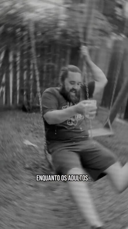 A Joy é pra toda a família! Inclusive pros adultos que vão parar mi... • Vídeo Reels Joy Project Brewing Curitiba