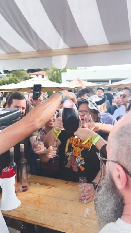 Ainda estamos digerindo tudo o que foi o @festival.iso 2025… e que ... • Vídeo Reels Joy Project Brewing Curitiba