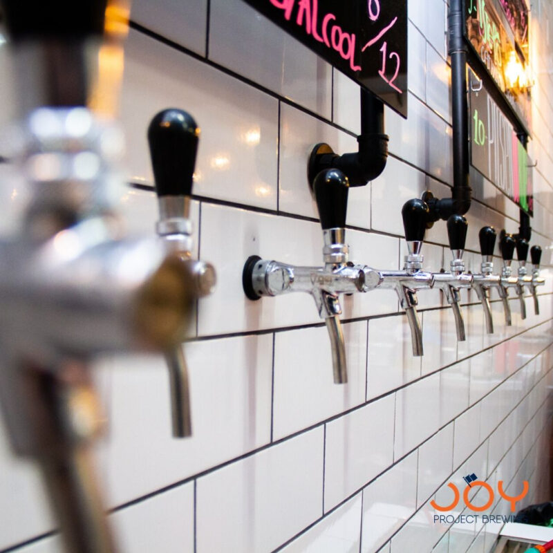 Behind the Scenes e a nossa linha de criações que realizamos aqui n... • Joy Project Brewing Curitiba