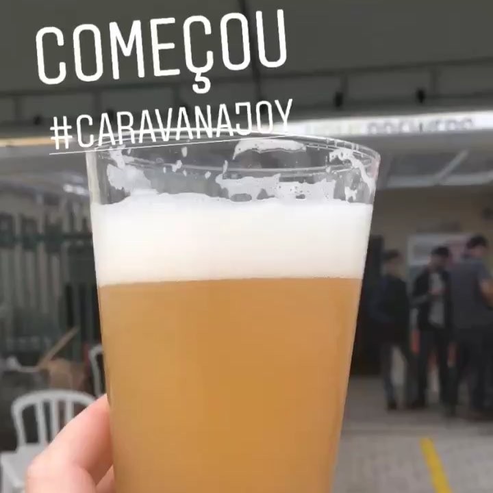 Começou a #caravanaJOY em alto estilo aqui na @homebrewers_  com br... • Vídeo Reels Joy Project Brewing Curitiba