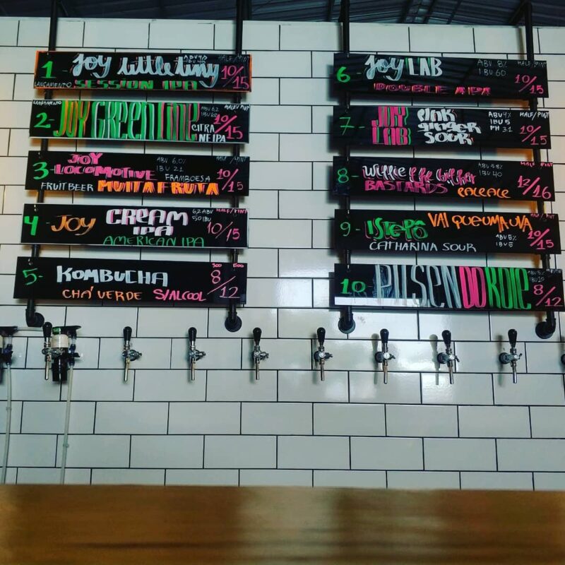 Começou o fds galera, chega aqui no bar da fábrica que temos alguma... • Joy Project Brewing Curitiba