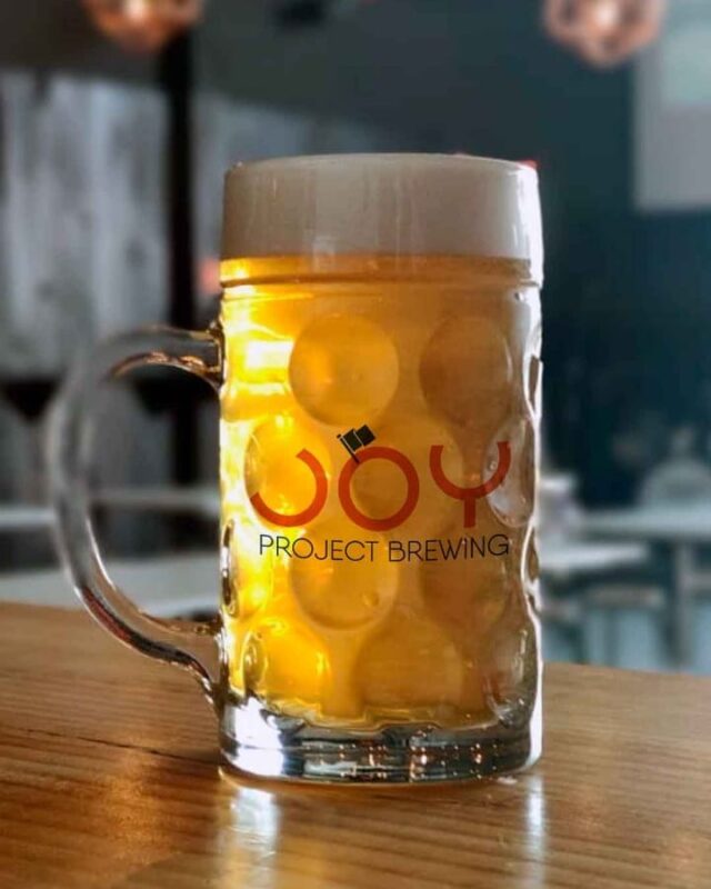 Copo clássico da Oktoberfest de Munique o Mass 🍺(Maß em alemão) tem... • Joy Project Brewing Curitiba