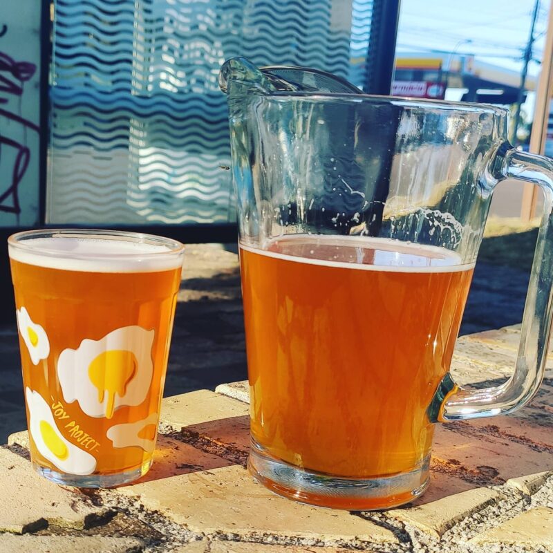 Domingo de sol e no copo See you on the Flipside, Sour brett IPA, e... • Joy Project Brewing Curitiba