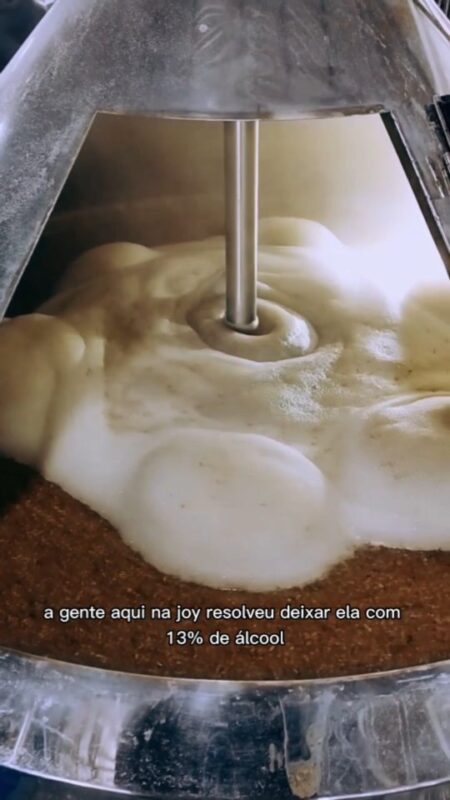 É alto teor alcoólico que vocês querem?? Então TOMA um pouquinho do... • Vídeo Reels Joy Project Brewing Curitiba