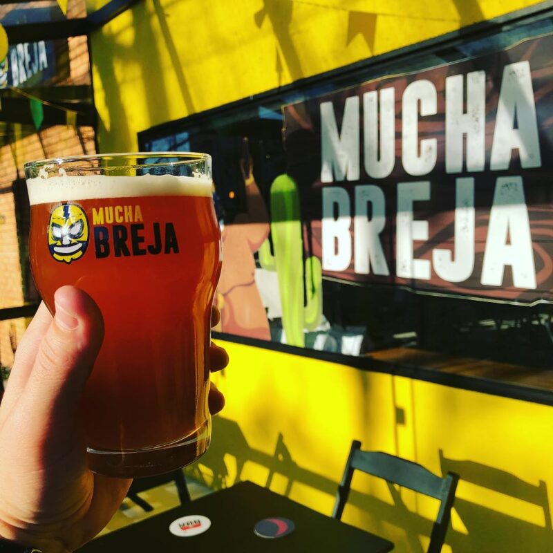 ‍♀️no @muchabrejacuritiba já tem @joyprojectbrewing Bittah engatada... • Joy Project Brewing Curitiba