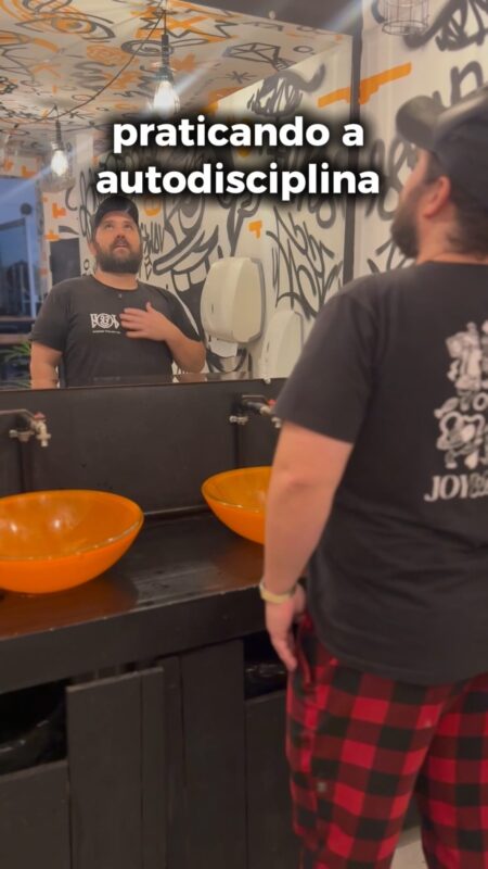 Eu tentando ser responsável numa quarta-feira, a Joy: 20% OFF na ta... • Vídeo Reels Joy Project Brewing Curitiba