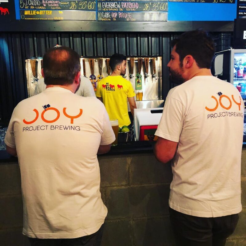 Lançamento Brutt & Bret aqui no @wearebastardspub. colab @joyprojec... • Joy Project Brewing Curitiba