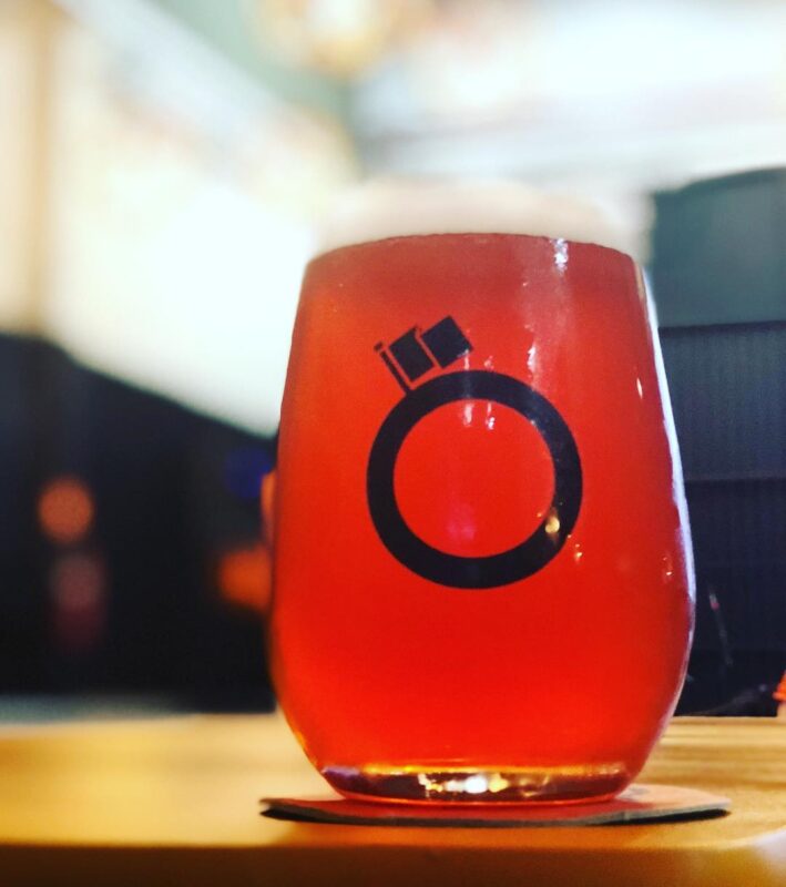 LANÇAMENTO SIMULTÂNEO ON TAP!🍻 Nossa colab com o trem doido @locomo... • Joy Project Brewing Curitiba