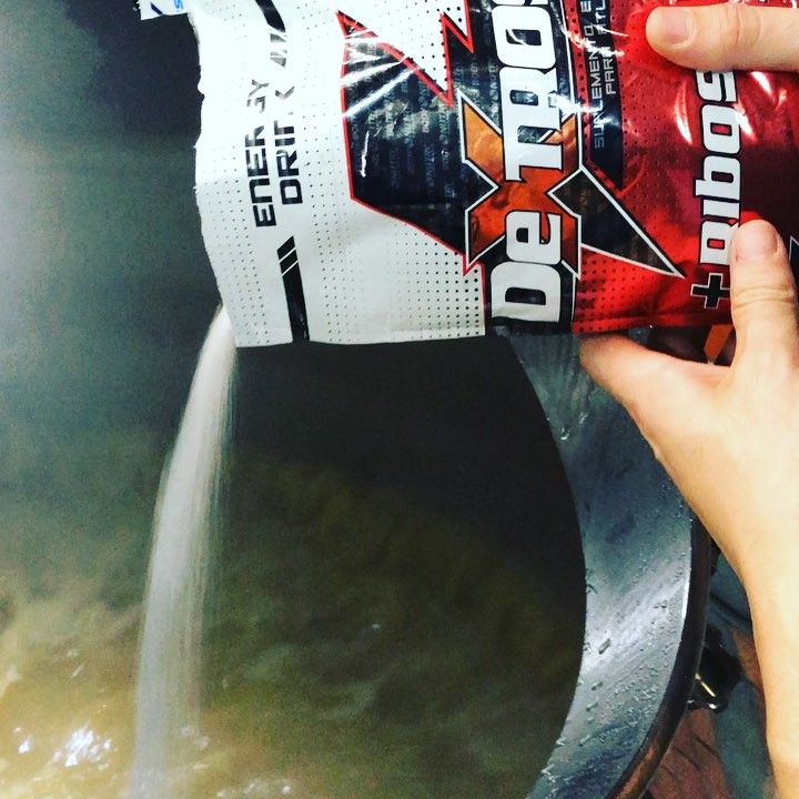 Mais uma cerveja pra conta, cerveja pra nenhum maromba botar defeit... • Vídeo Reels Joy Project Brewing Curitiba