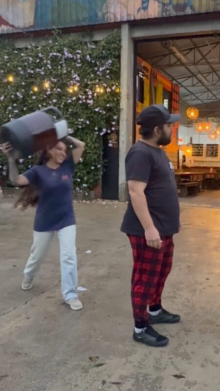 Procurando um remédio pra curar a dor nas costas por aí • Vídeo Reels Joy Project Brewing Curitiba