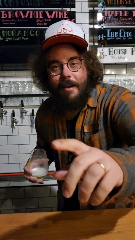 Quando o amigo @cervejariacaptain visita a gente, tem que ter vídeo • Vídeo Reels Joy Project Brewing Curitiba