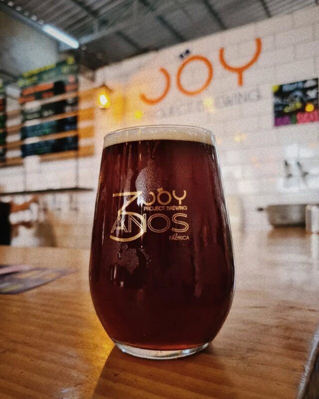 Quem aí provou um pedaço do nosso bolo de aniversário • Joy Project Brewing Curitiba