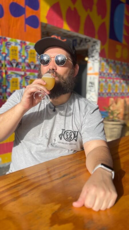 Tá pronto pra mais um rolê épico? Então salva a data: 26/04 às 14h ... • Vídeo Reels Joy Project Brewing Curitiba